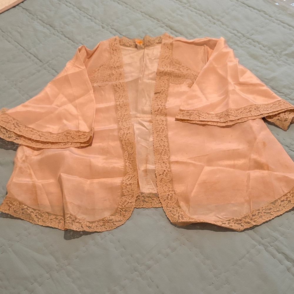 Vintage Peach and Lace Bed Jacket